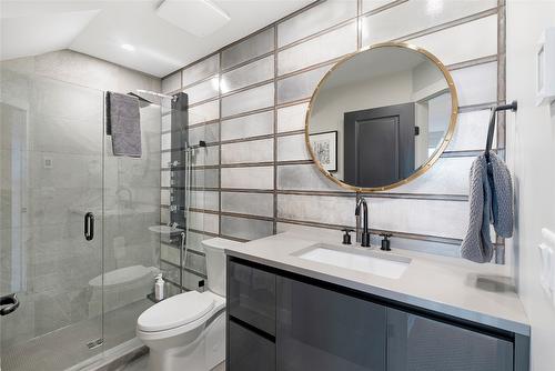 2305 Bridgeview Road, West Kelowna, BC - Indoor Photo Showing Bathroom