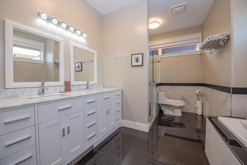 7505 Kennedy Lane, Vernon, BC - Indoor Photo Showing Bathroom