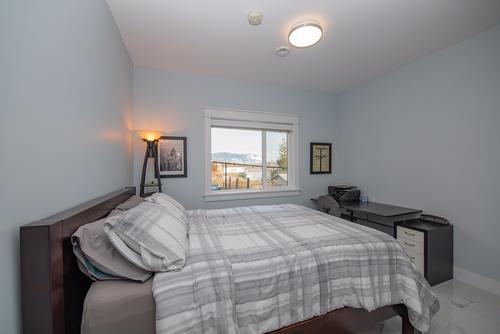 7505 Kennedy Lane, Vernon, BC - Indoor Photo Showing Bedroom