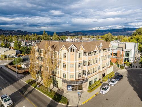 401-538 Mckay Avenue, Kelowna, BC - Outdoor With View