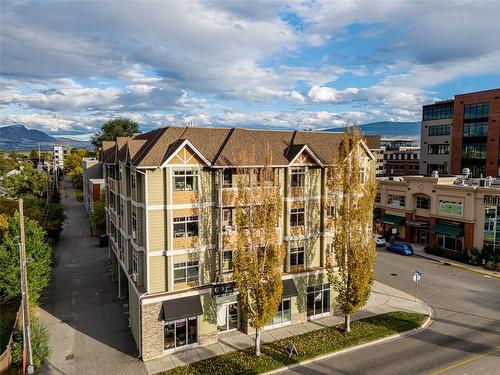 401-538 Mckay Avenue, Kelowna, BC - Outdoor With Facade