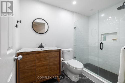 39 Blossomview Court, Whitby, ON - Indoor Photo Showing Bathroom