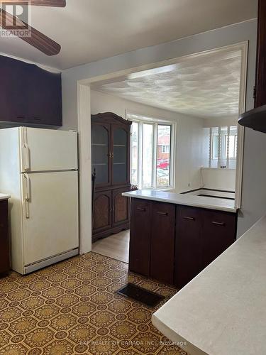 321 Maple Street N, Timmins, ON - Indoor Photo Showing Kitchen