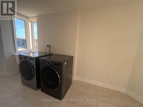 111 Tennant Circle, Vaughan, ON - Indoor Photo Showing Laundry Room