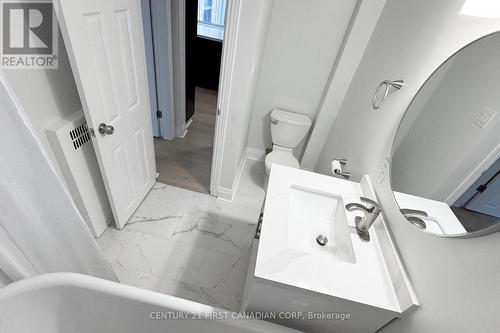 1 - 706 Waterloo Street, London, ON - Indoor Photo Showing Bathroom