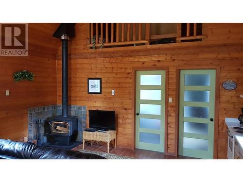 1200 Hotsprings Road Road Lot# 2, Nakusp, BC - Indoor With Fireplace