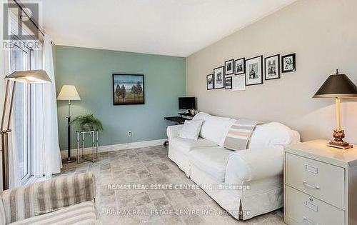 868 Cabot Trail, Milton, ON - Indoor Photo Showing Other Room