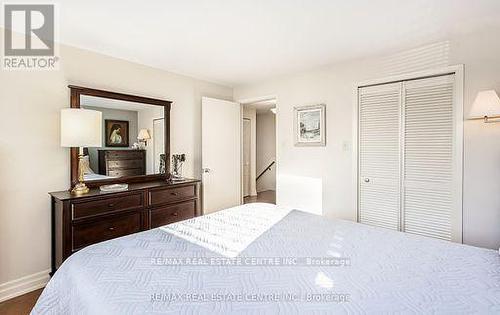 868 Cabot Trail, Milton, ON - Indoor Photo Showing Bedroom