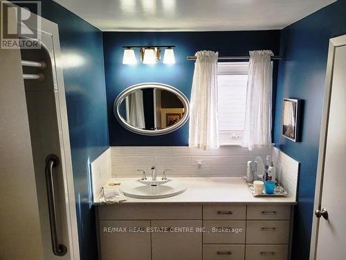 868 Cabot Trail, Milton, ON - Indoor Photo Showing Bathroom