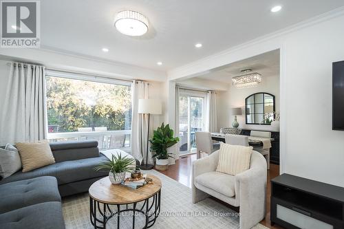 822 Laurier Avenue, Milton, ON - Indoor Photo Showing Living Room