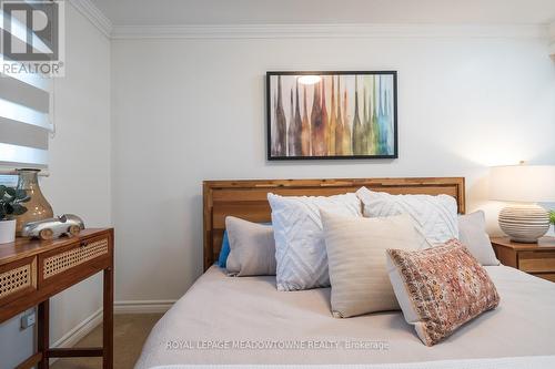 822 Laurier Avenue, Milton, ON - Indoor Photo Showing Bedroom