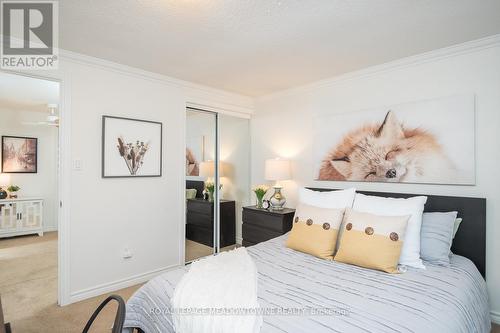 822 Laurier Avenue, Milton, ON - Indoor Photo Showing Bedroom