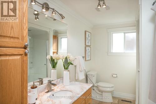 822 Laurier Avenue, Milton, ON - Indoor Photo Showing Bathroom