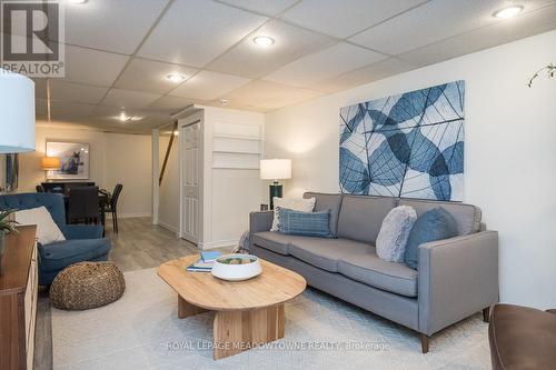 822 Laurier Avenue, Milton, ON - Indoor Photo Showing Living Room