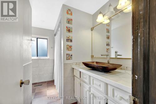 195 Ellwood Drive W, Caledon, ON - Indoor Photo Showing Bathroom