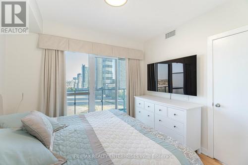 1807 - 2220 Lake Shore Boulevard W, Toronto, ON - Indoor Photo Showing Bedroom