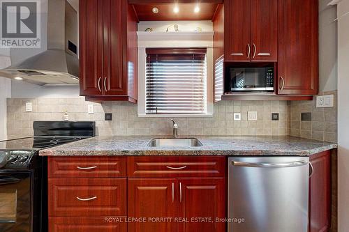 112 Fifth Street, Toronto, ON - Indoor Photo Showing Kitchen