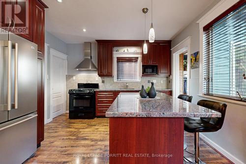 112 Fifth Street, Toronto, ON - Indoor Photo Showing Kitchen With Upgraded Kitchen