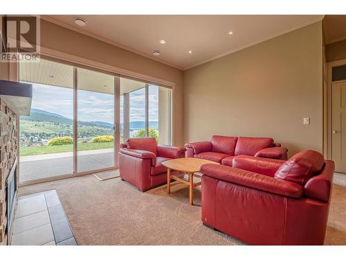 8883 Braeburn Drive, Coldstream, BC - Indoor Photo Showing Living Room