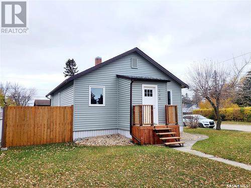 265 8Th Avenue W, Melville, SK - Outdoor