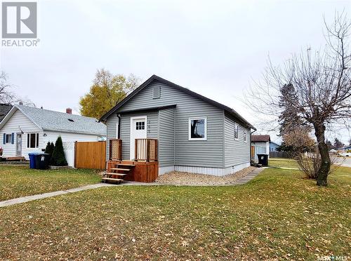 265 8Th Avenue W, Melville, SK - Outdoor