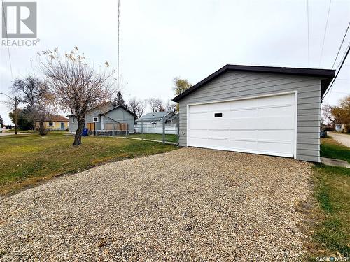 265 8Th Avenue W, Melville, SK - Outdoor