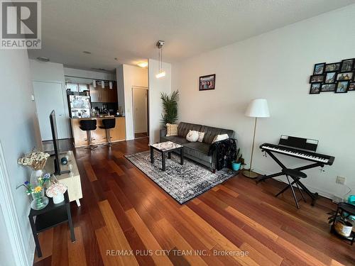 3206 - 16 Yonge Street, Toronto, ON - Indoor Photo Showing Living Room