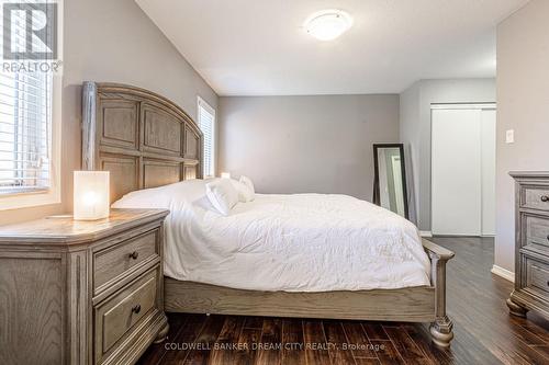 250 Apple Hill Crescent, Kitchener, ON - Indoor Photo Showing Bedroom