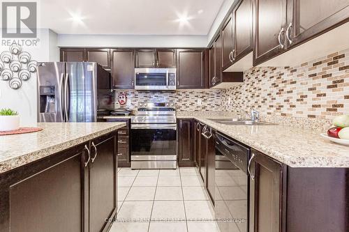 250 Apple Hill Crescent, Kitchener, ON - Indoor Photo Showing Kitchen With Stainless Steel Kitchen With Double Sink With Upgraded Kitchen