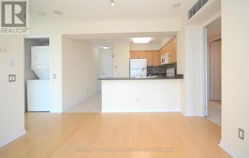 2201 - 30 Harrison Garden Boulevard, Toronto, ON - Indoor Photo Showing Kitchen