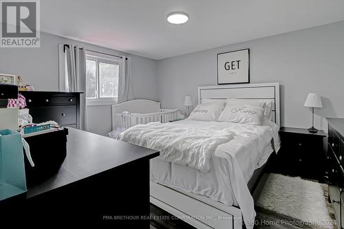 379 Dwight Avenue, Oshawa, ON - Indoor Photo Showing Bedroom