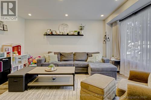 379 Dwight Avenue, Oshawa, ON - Indoor Photo Showing Living Room