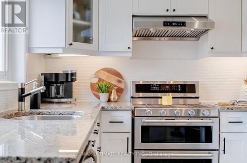 171 Coronation Drive, Toronto, ON - Indoor Photo Showing Kitchen With Upgraded Kitchen