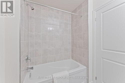 1056 Pisces Trail, Pickering, ON - Indoor Photo Showing Bathroom