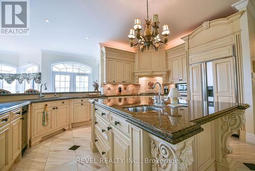 1000 Dalton Road, Timmins (Dalton Rd.), ON - Indoor Photo Showing Kitchen