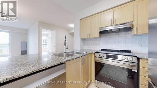 1007 - 7 North Park Road, Vaughan, ON - Indoor Photo Showing Kitchen With Double Sink With Upgraded Kitchen