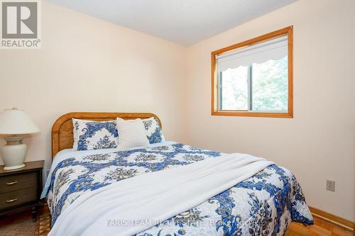 84 Wendake Road, Tiny, ON - Indoor Photo Showing Bedroom