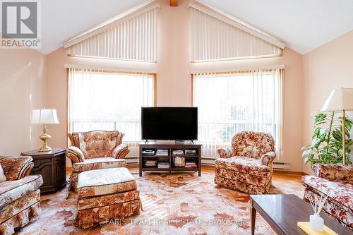 84 Wendake Road, Tiny, ON - Indoor Photo Showing Living Room