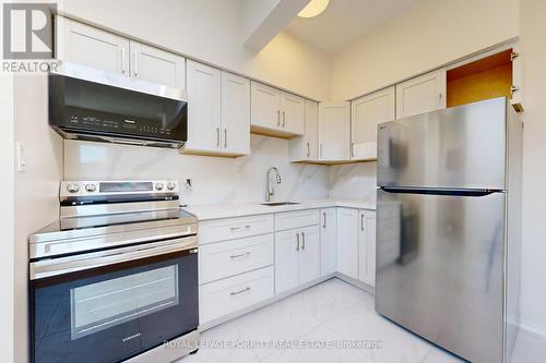 3 - 3519 Lake Shore Boulevard W, Toronto, ON - Indoor Photo Showing Kitchen