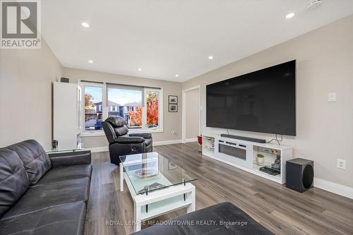 57 Greenore Crescent, Halton Hills, ON - Indoor Photo Showing Living Room