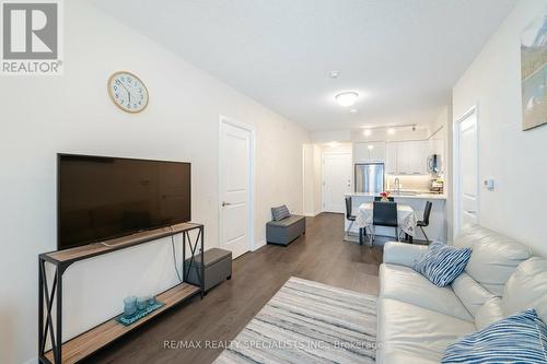 2415 - 35 Watergarden Drive, Mississauga, ON - Indoor Photo Showing Living Room