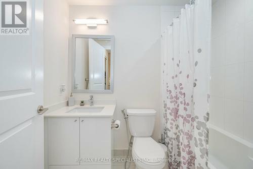 2415 - 35 Watergarden Drive, Mississauga, ON - Indoor Photo Showing Bathroom