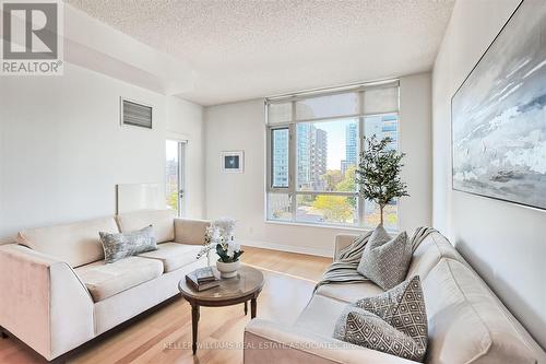 504 - 80 Port Street E, Mississauga, ON - Indoor Photo Showing Living Room