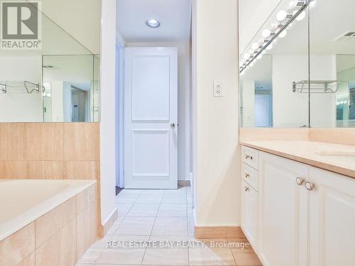 3309 - 1 Palace Pier Court, Toronto, ON - Indoor Photo Showing Bathroom