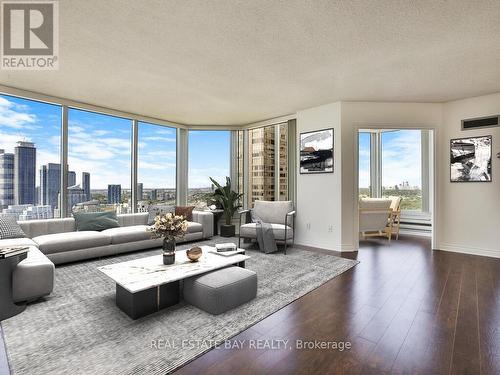 3309 - 1 Palace Pier Court, Toronto, ON - Indoor Photo Showing Living Room