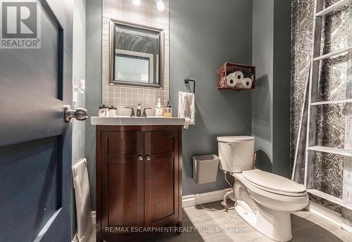 2323 Glastonbury Road, Burlington, ON - Indoor Photo Showing Bathroom