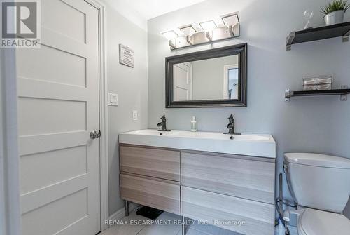 2323 Glastonbury Road, Burlington, ON - Indoor Photo Showing Bathroom