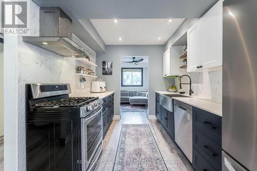 2323 Glastonbury Road, Burlington, ON - Indoor Photo Showing Kitchen