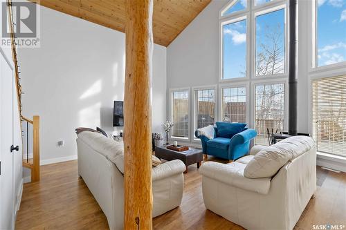 15 Humboldt Lake Drive, Humboldt Lake, SK - Indoor Photo Showing Living Room