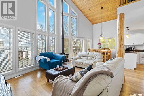 15 Humboldt Lake Drive, Humboldt Lake, SK - Indoor Photo Showing Living Room